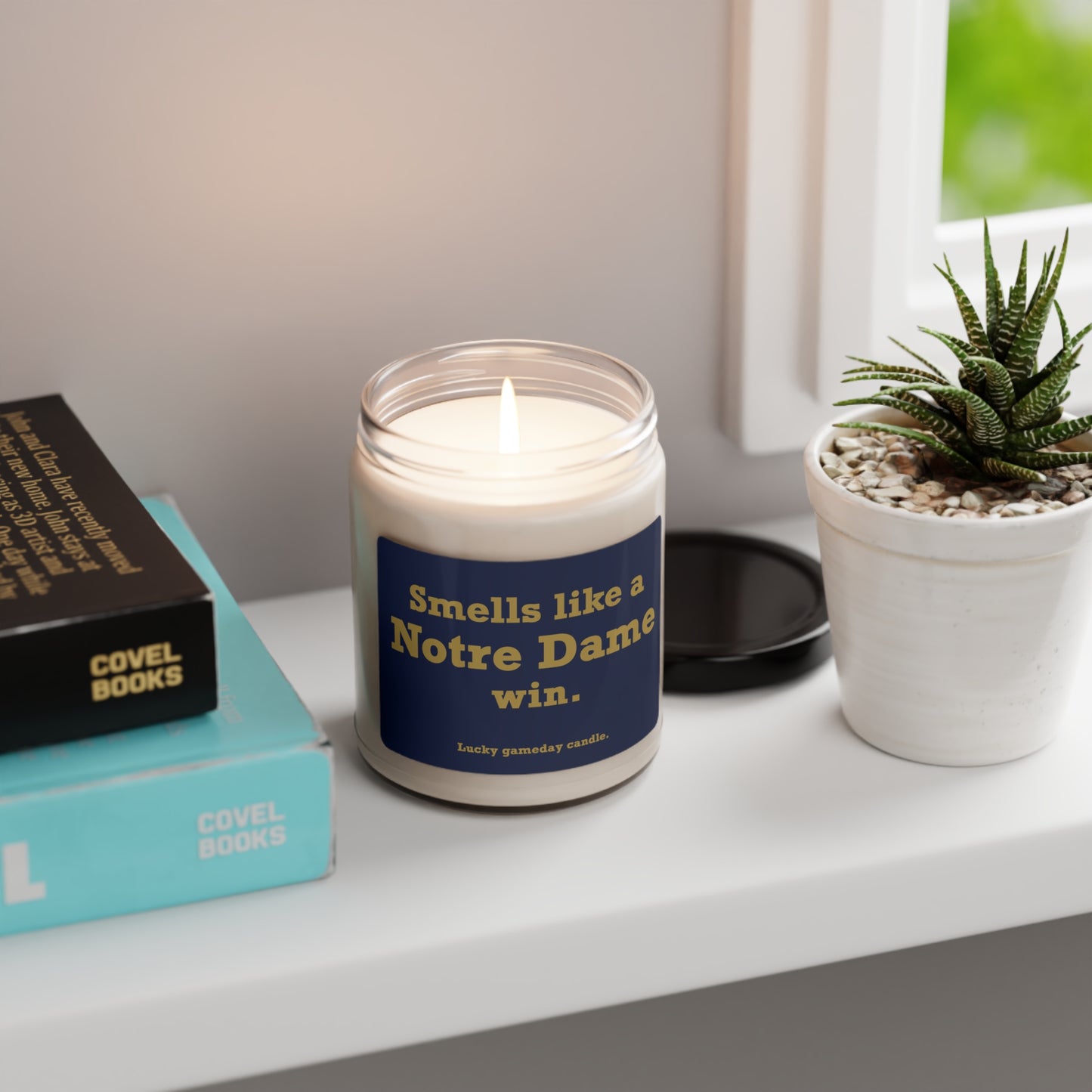 Notre Dame - "Smells like a Notre Dame win" scented candle (9 oz)